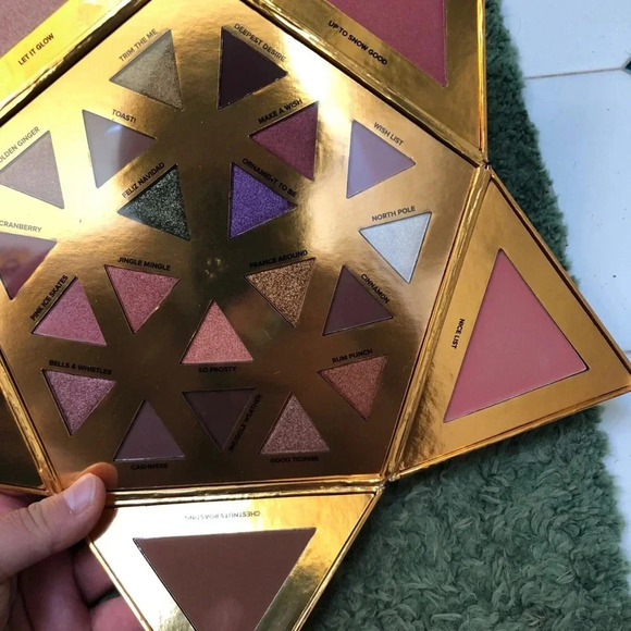 NIB TOO FACED CHRISTMAS STAR EYESHADOW PALETTE - Picture 5 of 8